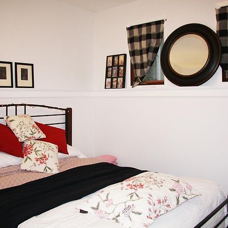 2 Moon Cottage Niagara-on-the-Lake Екстериор снимка